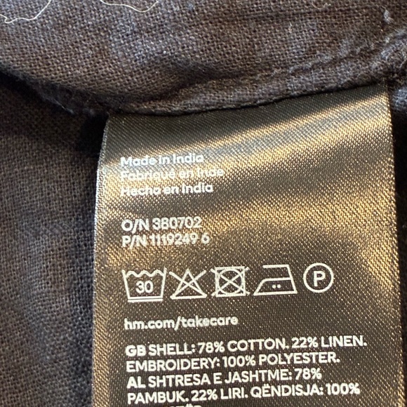 H&M Elegant Black Top with White Embroidery - Picture 8 of 10